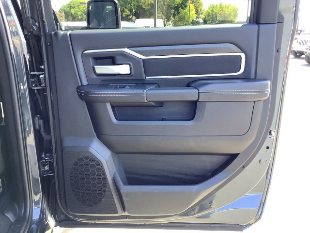 Used 2025 RAM 2500 Big Horn AWD/4WD image 34