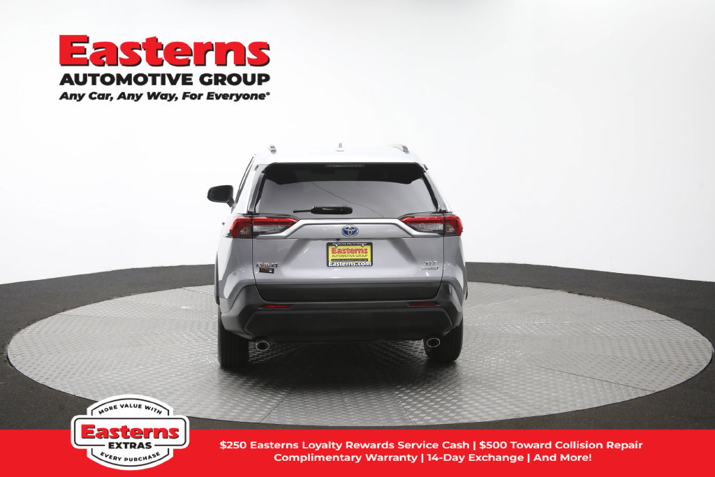 Used 2021 Toyota RAV4 XLE w/ XLE Grade Weather Package AWD/4WD image 38