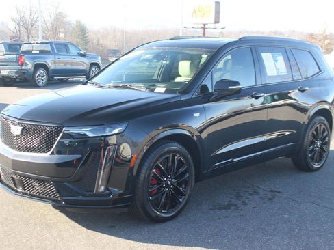 Used 2024 Cadillac XT6 Sport w/ LPO, Onyx Lite Package image 2