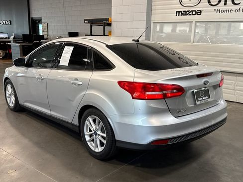 Used 2015 Ford Focus SE FWD image 21