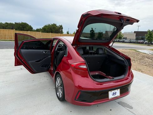 Used 2019 Hyundai Ioniq Limited FWD image 24
