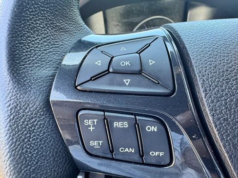 Used 2017 Ford Explorer XLT w/ Equipment Group 202A FWD image 29