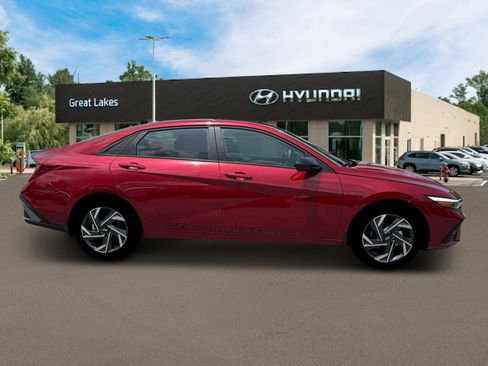 New 2025 Hyundai Elantra SEL image 4