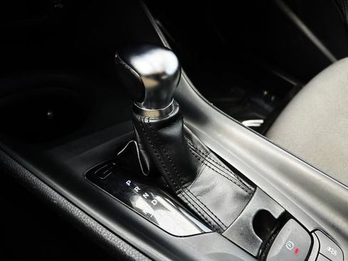 Used 2021 Toyota C-HR LE image 28