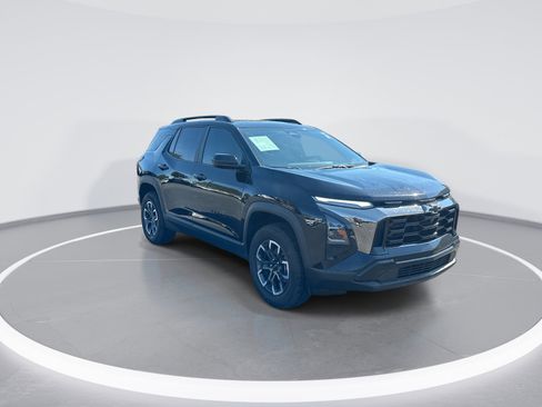 Used 2025 Chevrolet Equinox ACTIV w/ Convenience Package III FWD image 2