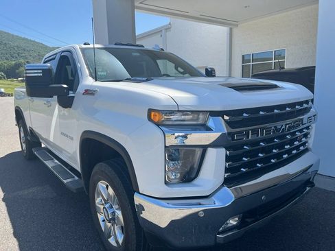 Used 2020 Chevrolet Silverado 2500 LTZ w/ LTZ Plus Package AWD/4WD image 3