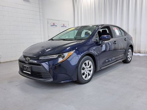Used 2023 Toyota Corolla LE FWD image 2