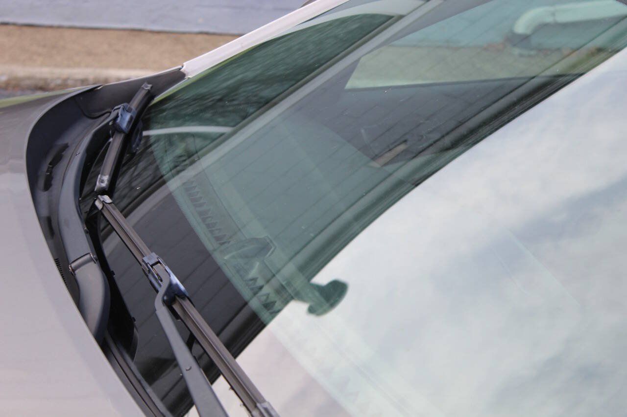 Used 2015 Kia Optima LX FWD image 16
