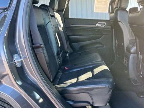 Used 2017 Jeep Grand Cherokee Altitude image 29