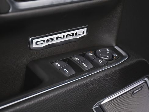 Used 2025 GMC Sierra 1500 Denali AWD/4WD image 11