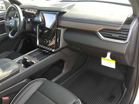 New 2026 GMC Acadia Denali w/ Super Cruise Package image 31