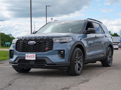 Used 2025 Ford Explorer ST AWD/4WD image 8
