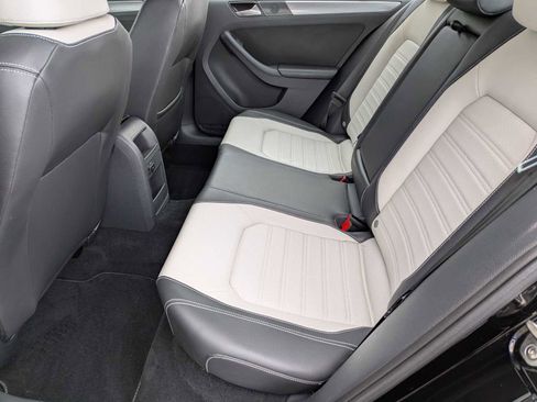 Used 2016 Volkswagen Jetta Sport image 18