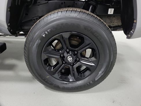 Certified 2020 Toyota Tacoma SR5 image 8