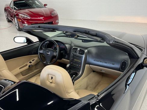 Used 2006 Chevrolet Corvette Convertible w/ Preferred Equipment Group RWD image 49