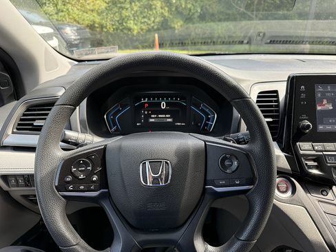 Used 2019 Honda Odyssey EX image 18