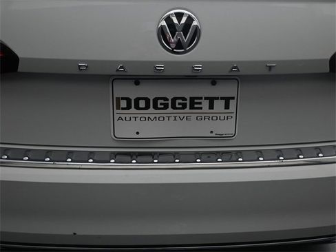 Used 2022 Volkswagen Passat 2.0T SE image 14