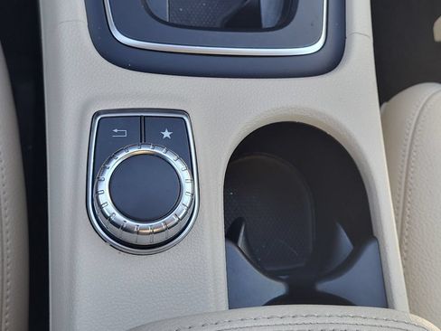 Used 2019 Mercedes-Benz GLA 250 4MATIC w/ Premium Package image 20