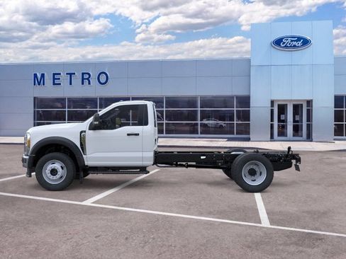 New 2026 Ford F550 4x4 Regular Cab Super Duty image 4