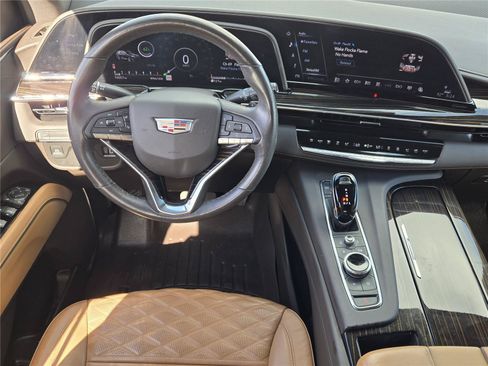 Used 2021 Cadillac Escalade Premium Luxury RWD image 25
