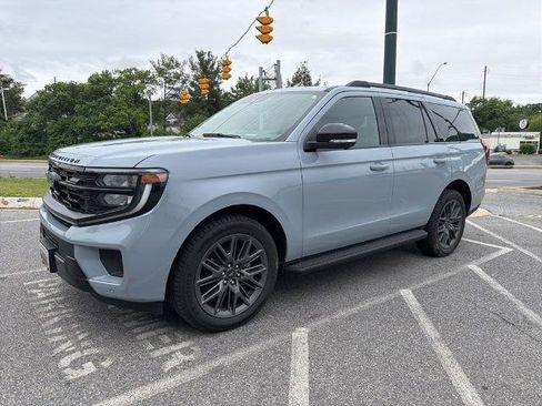 Certified 2026 Ford Expedition Platinum w/ Stealth Appearance Package AWD/4WD image 2