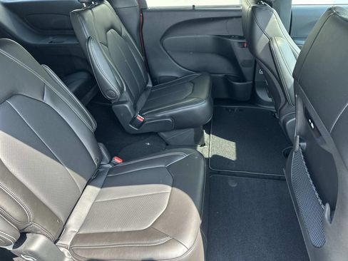 New 2026 Chrysler Pacifica Select w/ S Appearance Package FWD image 15