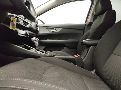 Used 2019 Kia Forte LXS FWD image 17