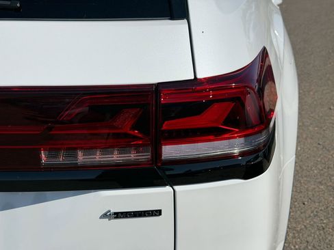 New 2026 Volkswagen Atlas Peak Edition AWD/4WD image 8