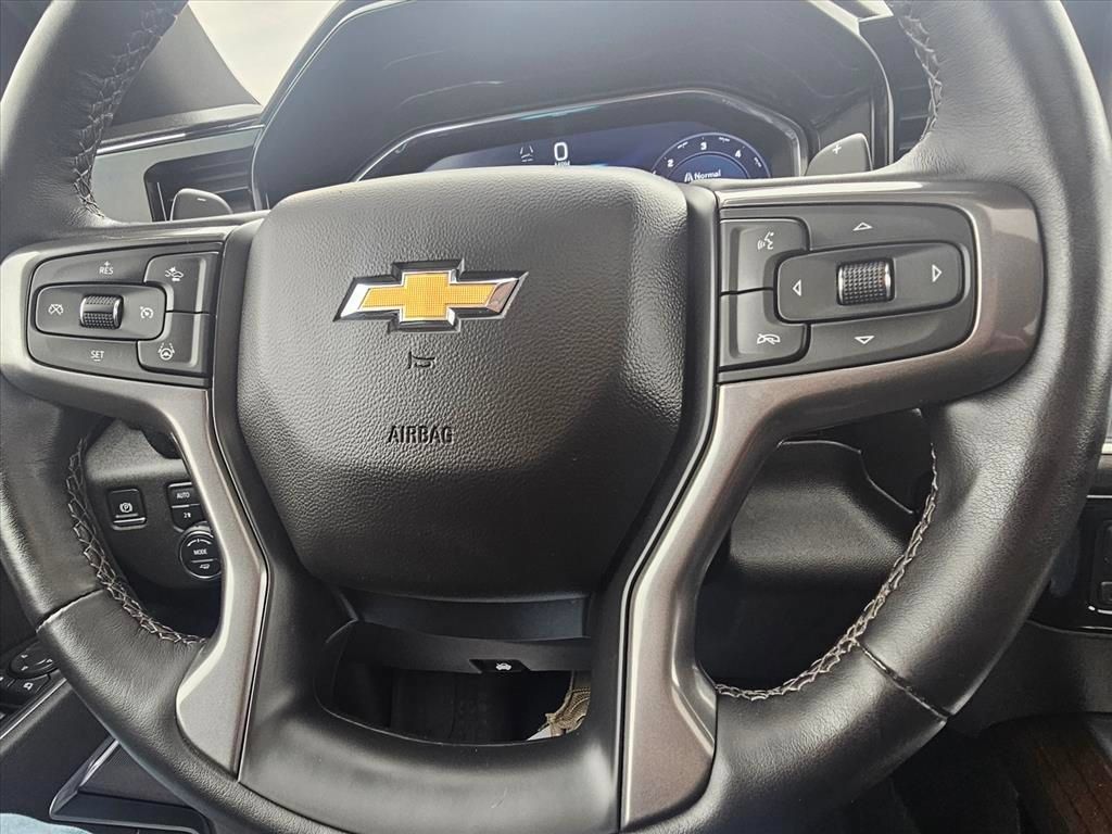 Used 2025 Chevrolet Silverado 1500 High Country AWD/4WD image 17