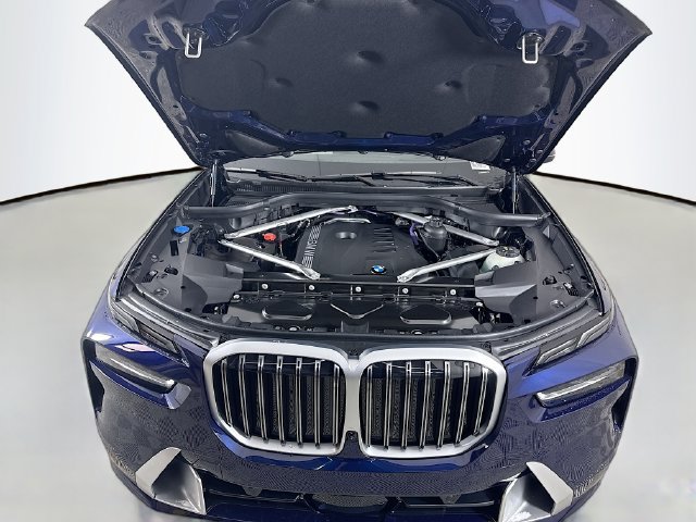 Used 2026 BMW X7 xDrive40i AWD/4WD image 31
