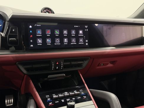 Certified 2025 Porsche Cayenne GTS image 39