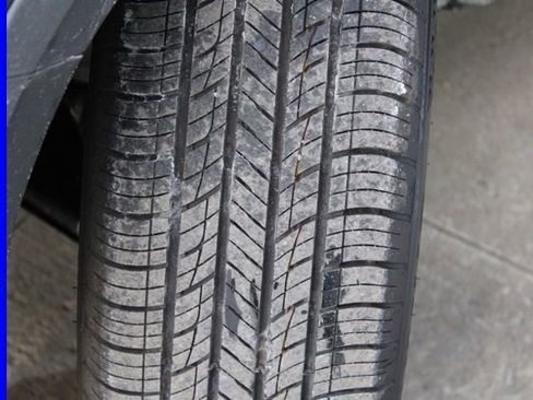 Used 2024 Volkswagen Taos SE image 13