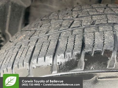 Used 2015 Toyota RAV4 XLE AWD/4WD image 27
