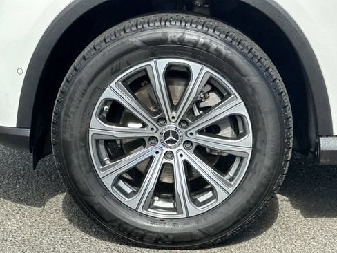 Used 2024 Mercedes-Benz GLC 300 image 32