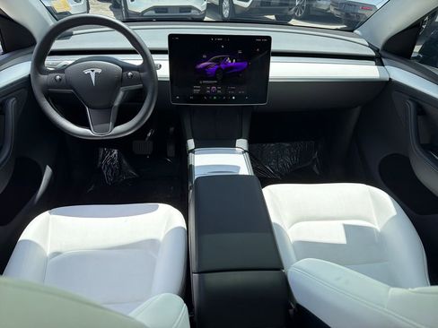 Used 2025 Tesla Model Y Long Range AWD/4WD image 13