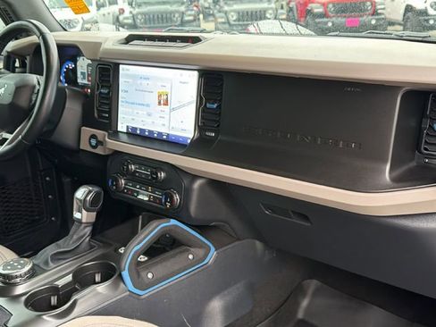 Used 2022 Ford Bronco Wildtrak AWD/4WD image 32