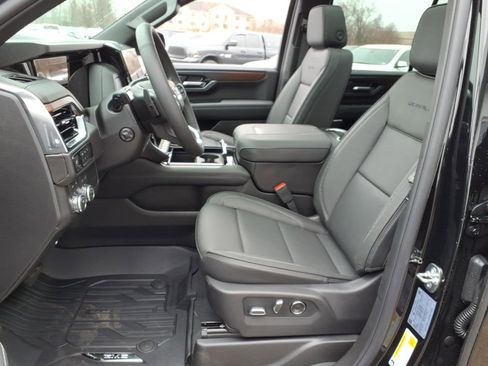 New 2026 GMC Yukon Denali w/ Sun & Power Step Package image 4