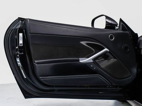 Used 2014 Ferrari F12 Berlinetta RWD image 34