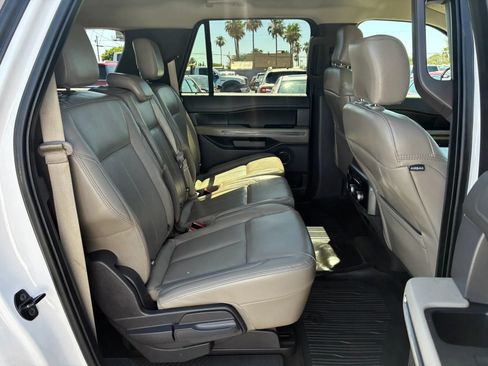 Used 2019 Ford Expedition Max XLT w/ Equipment Group 201A AWD/4WD image 24