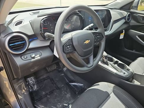 New 2026 Chevrolet Trax LS w/ LS Convenience Package FWD image 11