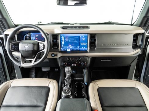 Used 2024 Ford Bronco Wildtrak AWD/4WD image 18