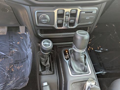 Used 2020 Jeep Gladiator Sport w/ Quick Order Package 24S image 23