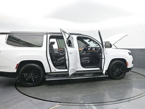 Used 2024 Jeep Grand Wagoneer L Series III image 60