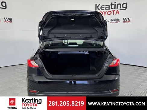 Used 2025 Toyota Camry LE image 17