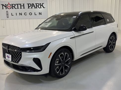 New 2026 Lincoln Nautilus Reserve AWD/4WD image 5