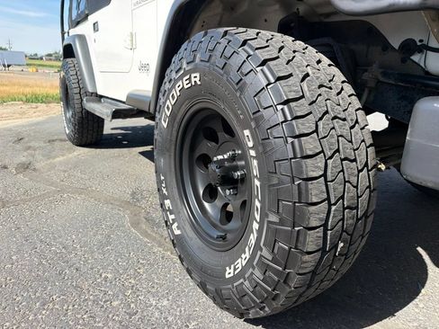 Used 1997 Jeep Wrangler SE AWD/4WD image 4