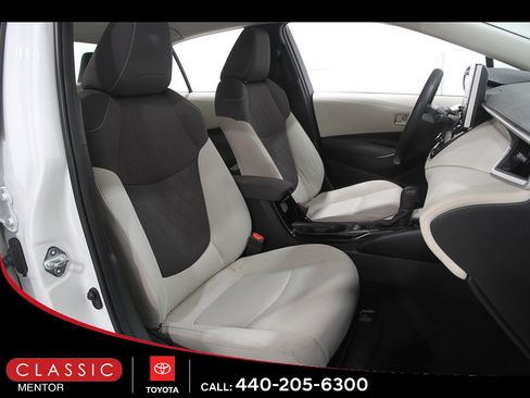 Used 2020 Toyota Corolla LE FWD image 13
