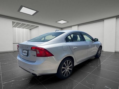 Used 2018 Volvo S60 T5 Inscription Platinum AWD/4WD image 11