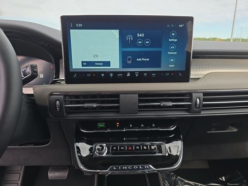 New 2026 Lincoln Corsair Premiere image 21