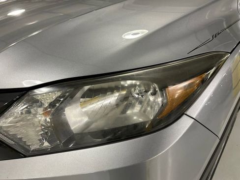 Used 2018 Honda HR-V LX image 7